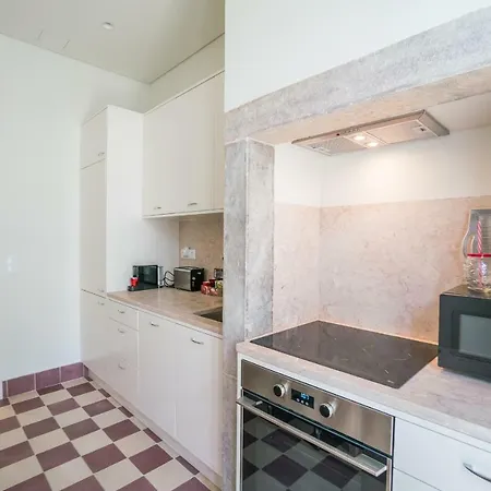 Stylish Near Av. Liberdade